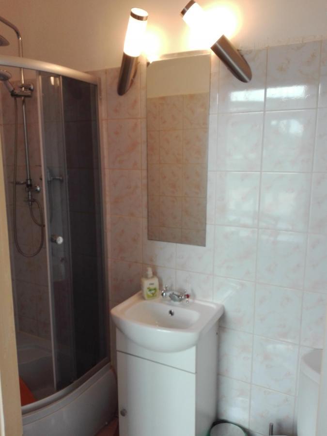 Hotel Koruna Penzion Teplice nad Metují エクステリア 写真