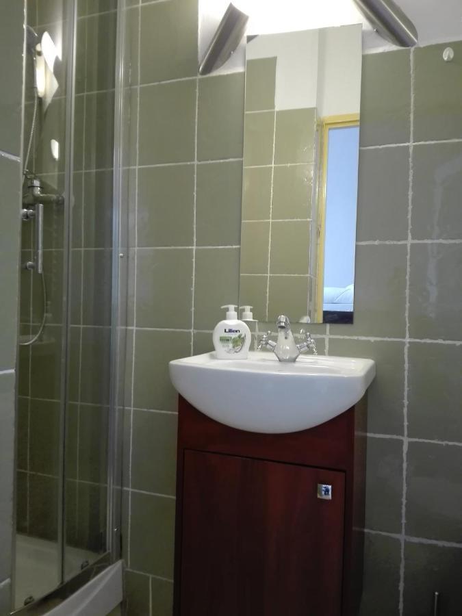 Hotel Koruna Penzion Teplice nad Metují エクステリア 写真
